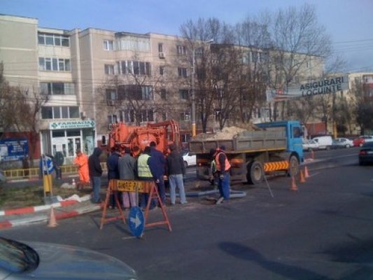 O conductă spartă a dat peste cap circulaţia